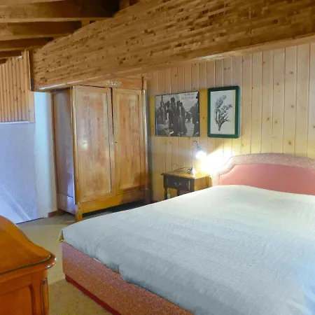 Apartment Les Aiguilles D'argent 10 By Interhome